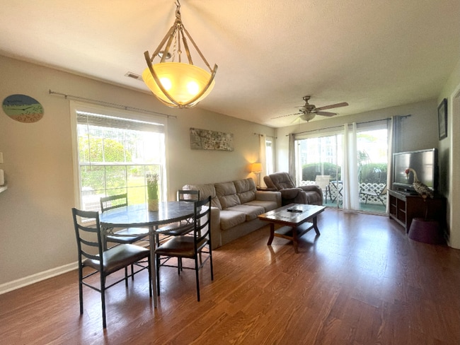 Foto del edificio - 517 White River Dr