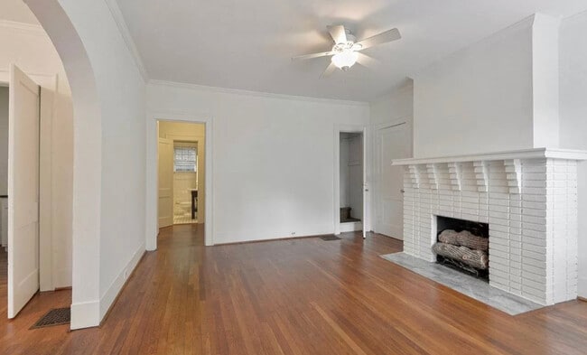 Living Room/Fireplace - 466 Burlington Rd NE