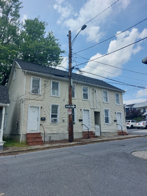 Building Photo - 615 Chapel Alley