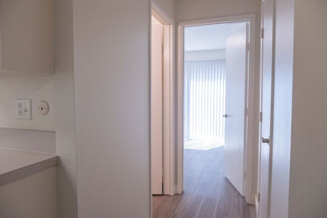 Foto del edificio - Charming Irvington Flat with Classic Style!
