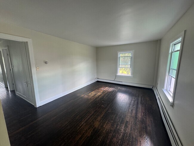 Foto del edificio - 21 Elk Creek Rd