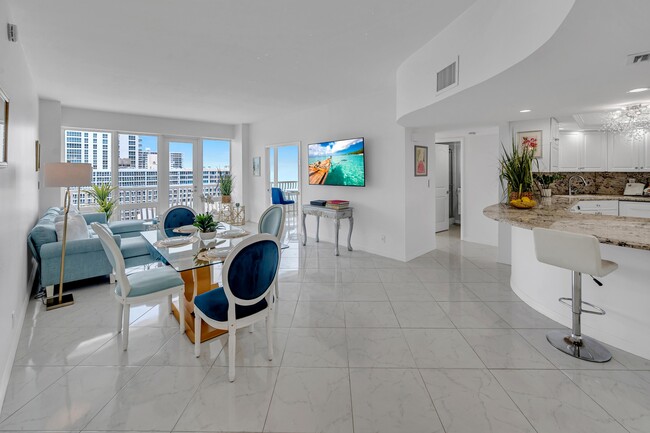 Building Photo - 4020 Galt Ocean Dr