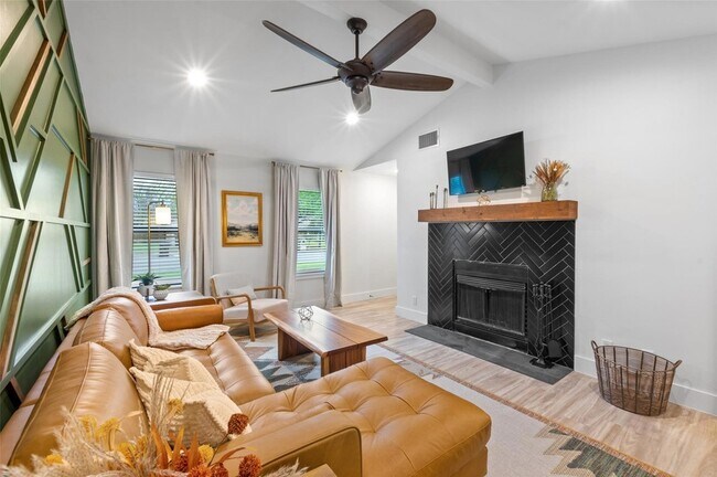 Photo - 801 Forest Glen Cove Unit House