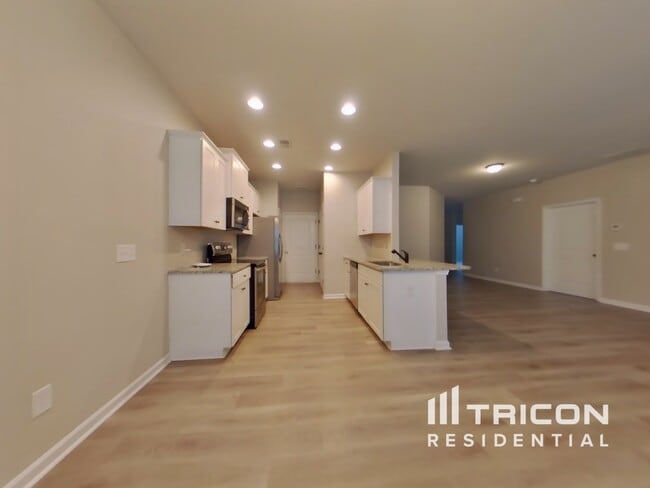 Building Photo - 55 Oakridge Dr