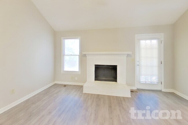 Foto del edificio - 529 Ferncliffe Rd