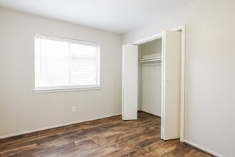 Building Photo - 12335 Kings Chase Dr