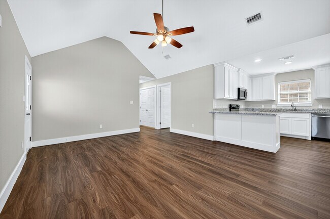 Foto del edificio - 1016 Ray Dr