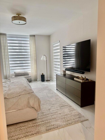 Foto del edificio - 220 SE Mizner Blvd