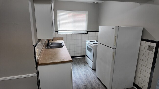 Foto del edificio - 7100 Eastlawn Dr