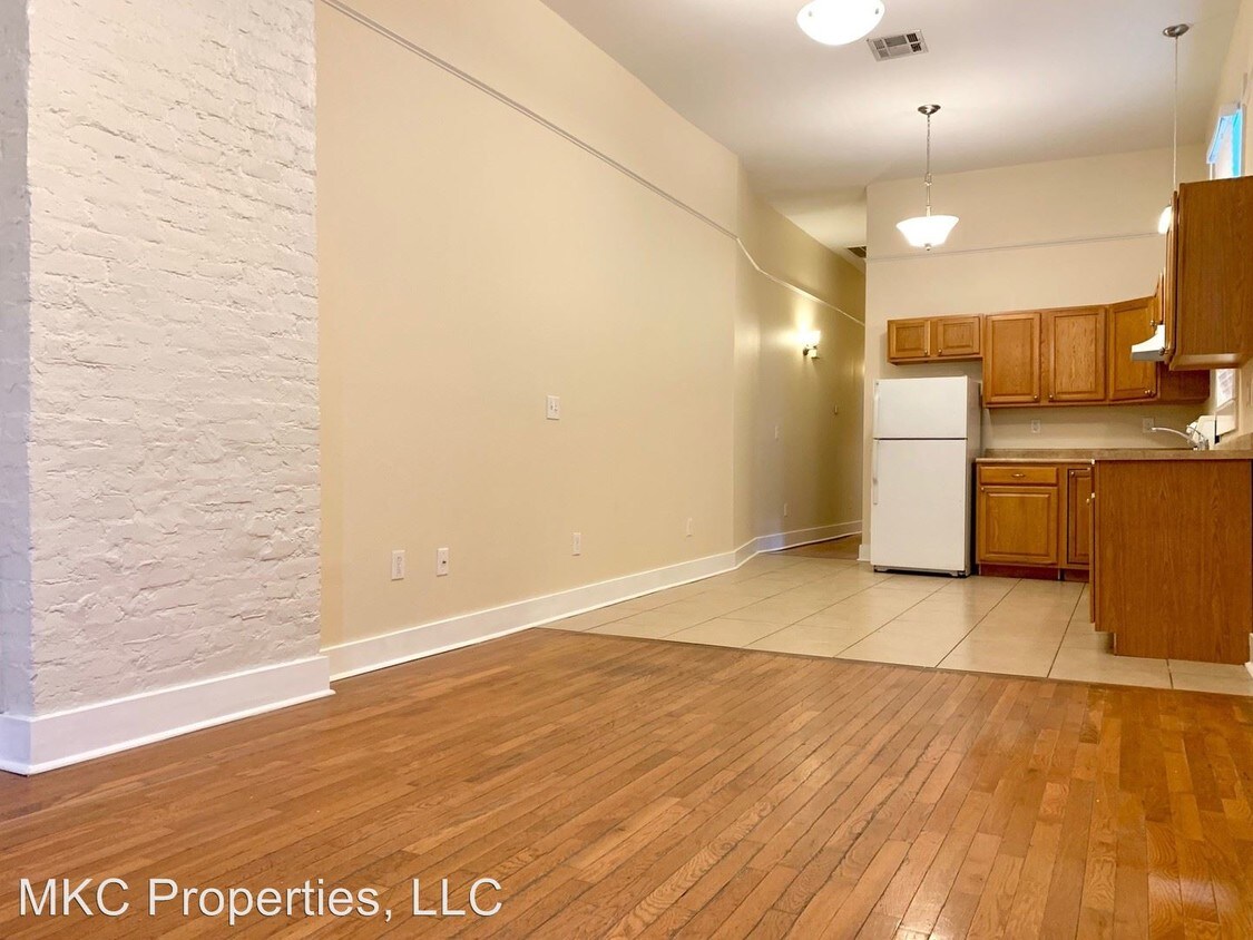 Primary Photo - 2321 Gravier St