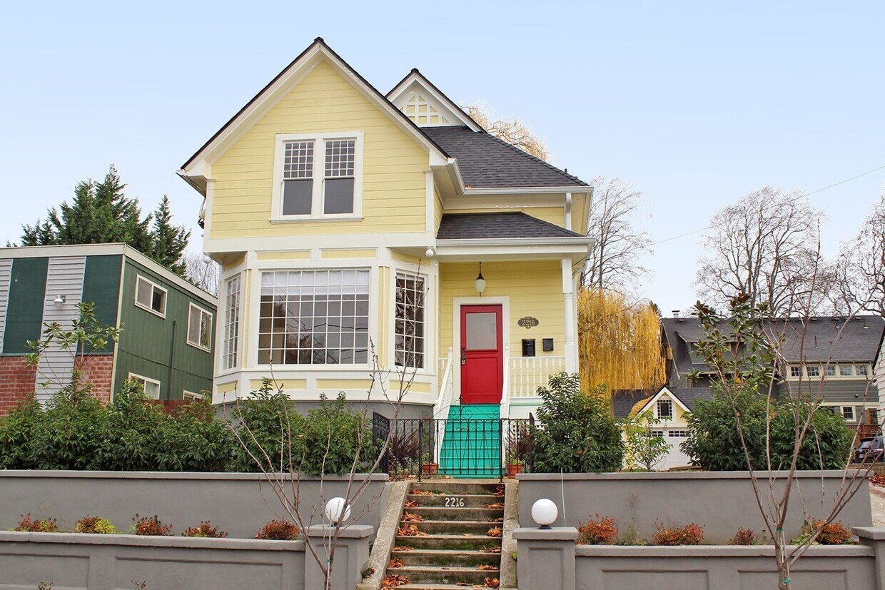 Foto principal - 2216 NE 15th Ave