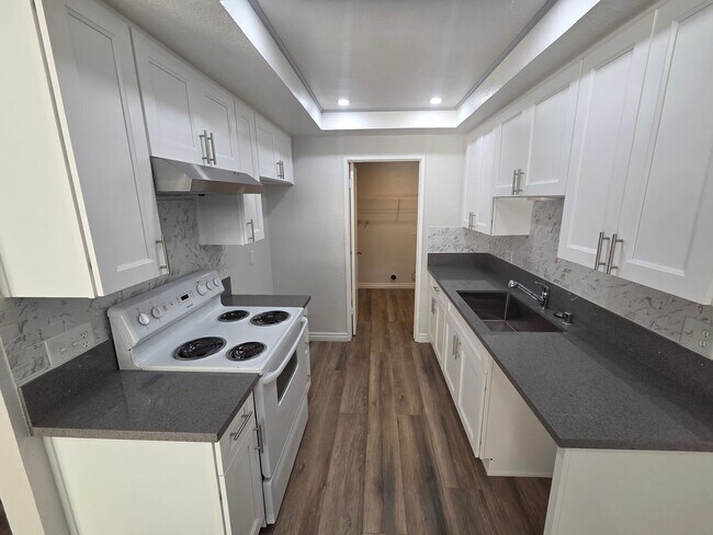 Foto del edificio - Large 2 Bedroom Home in Haceinda Heights!