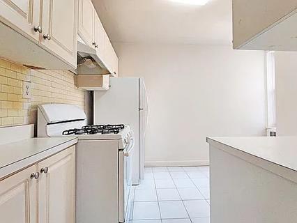 Building Photo - 5620 Netherland Ave