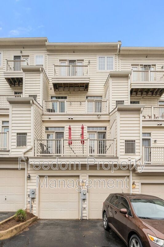 Foto del edificio - 9530 Walker Way
