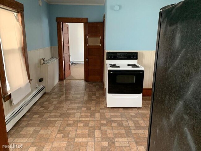 Building Photo - 2 br, 1 bath House - 576 Burgess St 2 Unit 2
