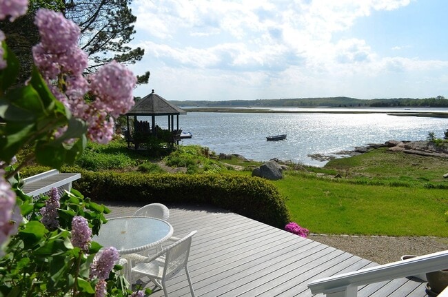 Building Photo - Waterfront Winter Rental: Sunset Cove (Uti...