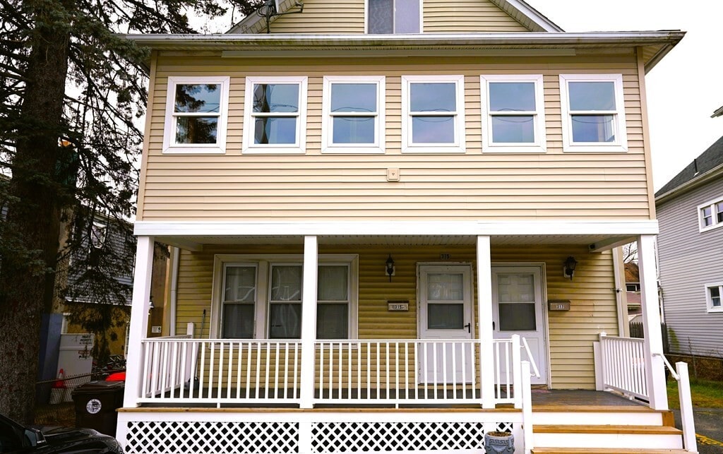 315317 Springfield St Unit 1, Agawam, MA 01001 Room for Rent in