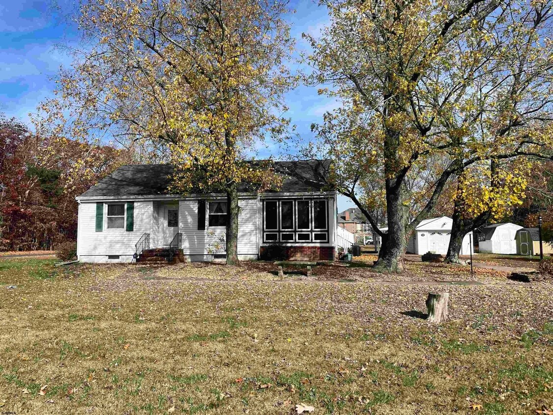 Primary Photo - 297 W White Horse Pike