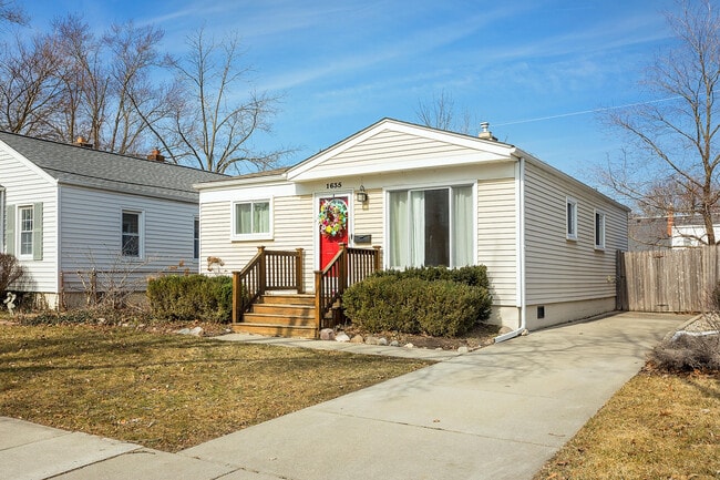 Building Photo - 1635 Cole St