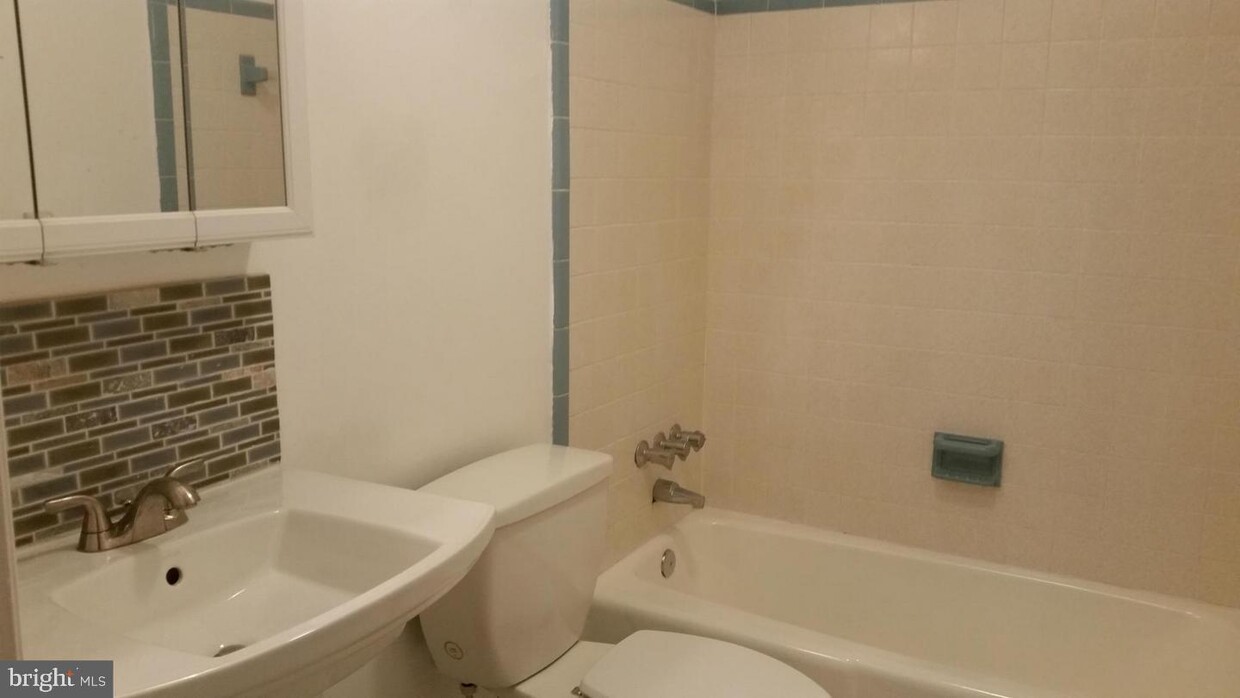 Foto principal - 24550 Mt Pleasant Rd