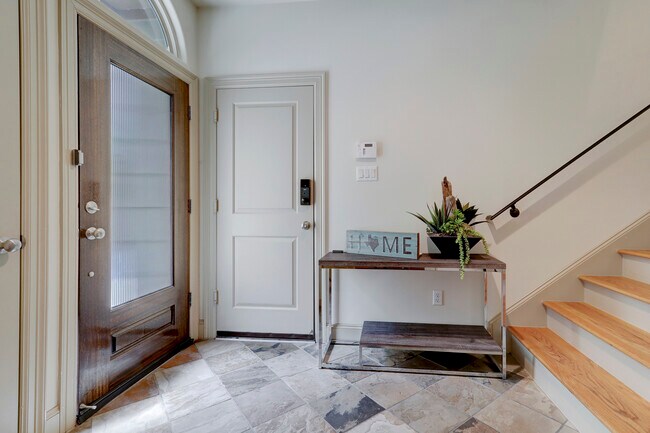 Foto del edificio - 5012 Schuler St