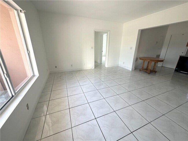 Foto del edificio - 2928 N Ocean Blvd