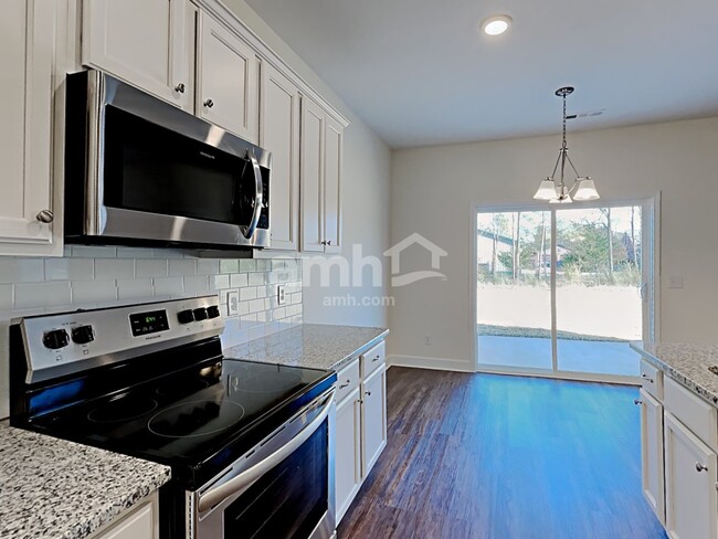 Foto del edificio - 2928 Throneberry Ln