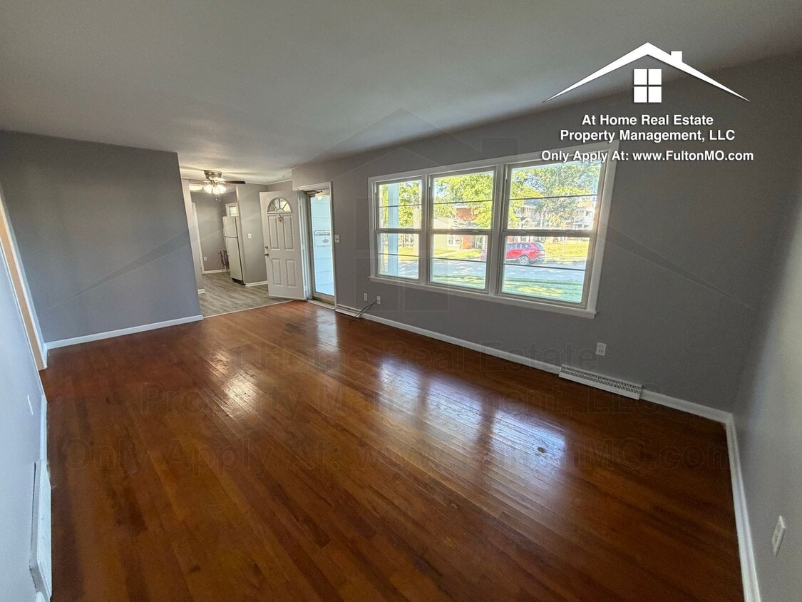 Primary Photo - 301 Bryant St