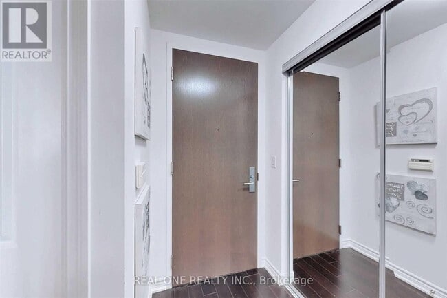 Photo du bâtiment - 386 Yonge St