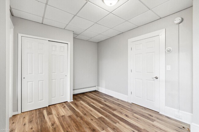 Building Photo - 1 br, 1 bath Duplex - 171 S Harrison St Un...