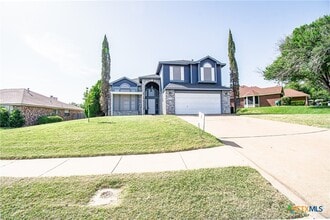 Building Photo - 2304 E Iowa Dr
