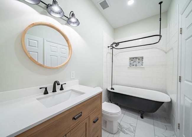 Building Photo - 31 Woodland Cir