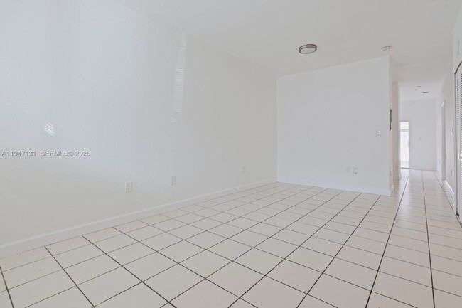 Foto del edificio - 1663 SE 27th Dr