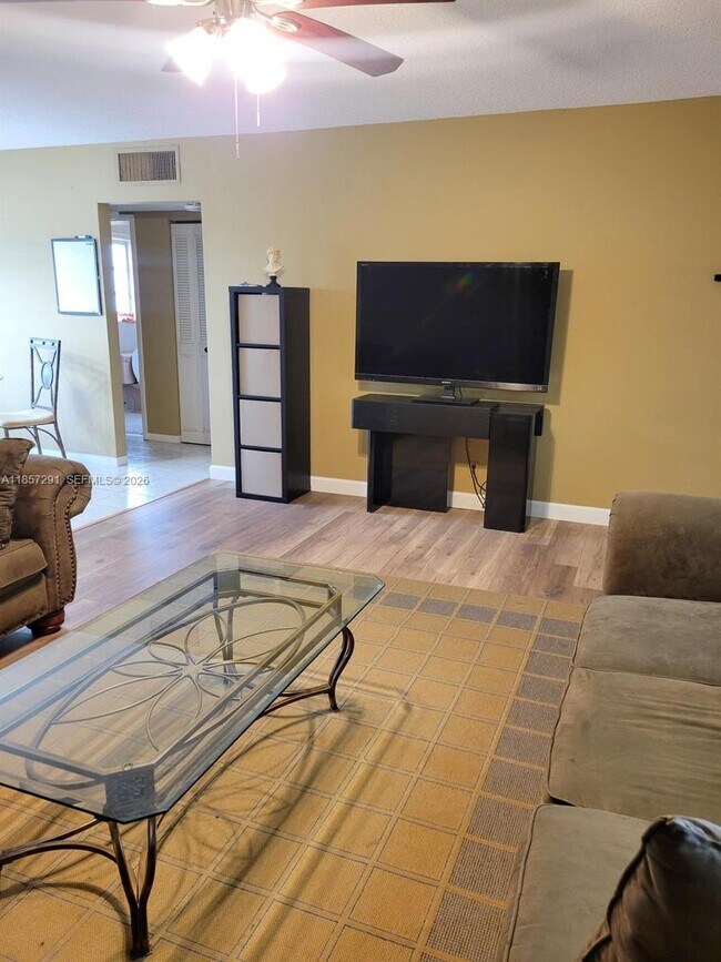 Foto del edificio - 2031 Dewey St