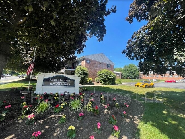 Building Photo - 405 Franklin Turnpike