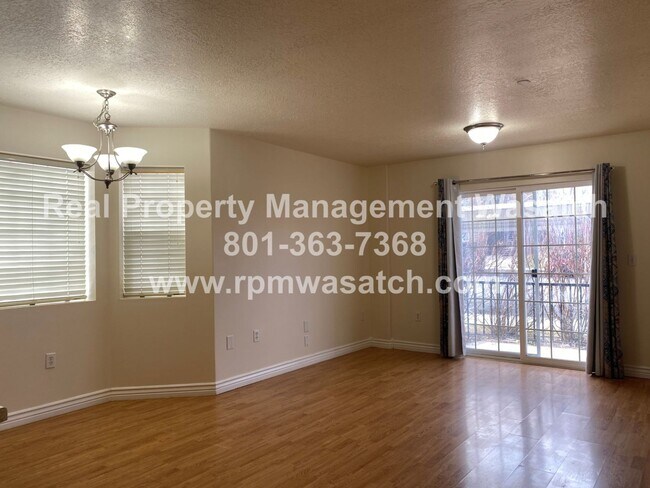 Foto del edificio - Check Out This Amazing 3 Bedroom 2 Bathroom Condo In Riverton! 50% Off First Month's Rent Move in...