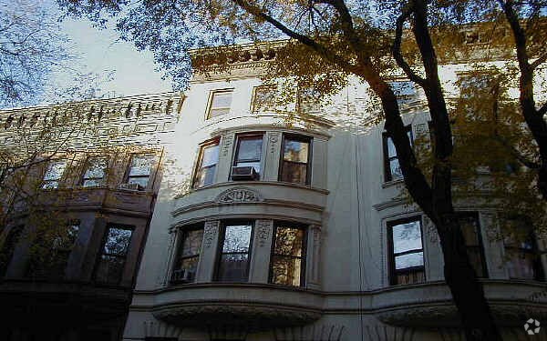 Primary Photo - 15 W 95th St