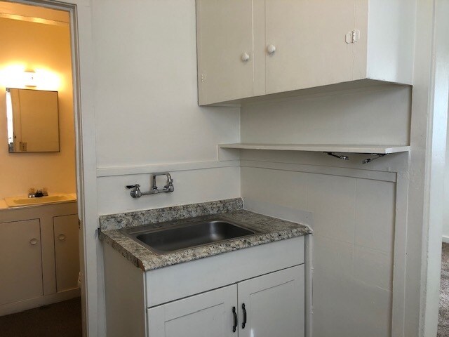 Foto del edificio - 1203 E 6th St