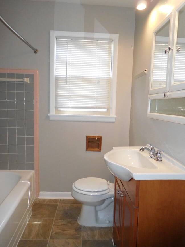 Building Photo - Coming Soon: 3 bedroom in Midtown Tulsa - Edison School District