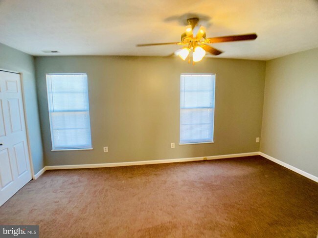 Foto del edificio - 5215 Torrington Cir