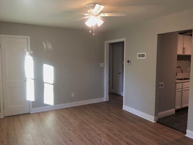 Sala de estar - 3219 2nd Ave