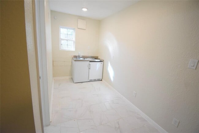 Building Photo - 3218 Alabama St