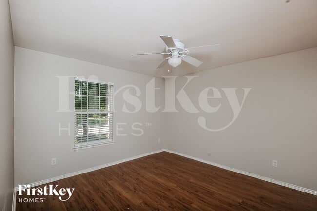 Building Photo - 12640 Shady Cedar Dr