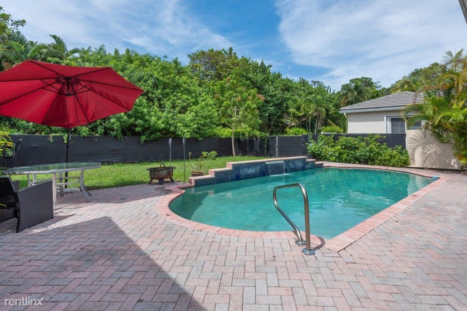 Primary Photo - 3 br, 2.5 bath House - 8281 Hampton Wood Dr