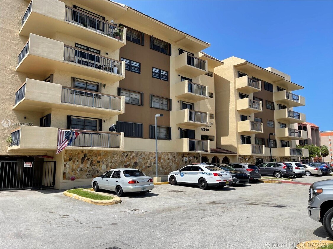 5249 NW 7th St Unit 210, Miami, FL 33126 Condo for Rent in Miami, FL
