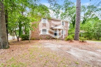 Building Photo - 2894 Elm St