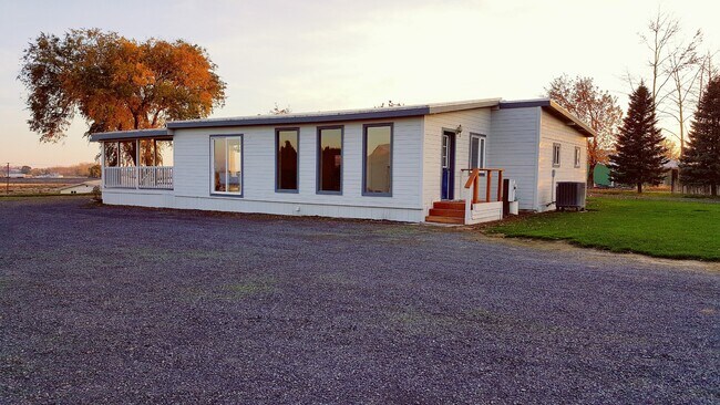 Foto del edificio - 1079 8 Rd NE