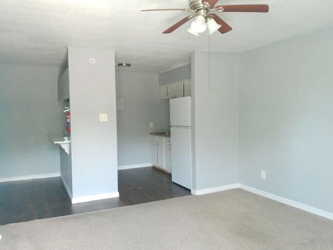 Building Photo - 2026 Waldron Rd