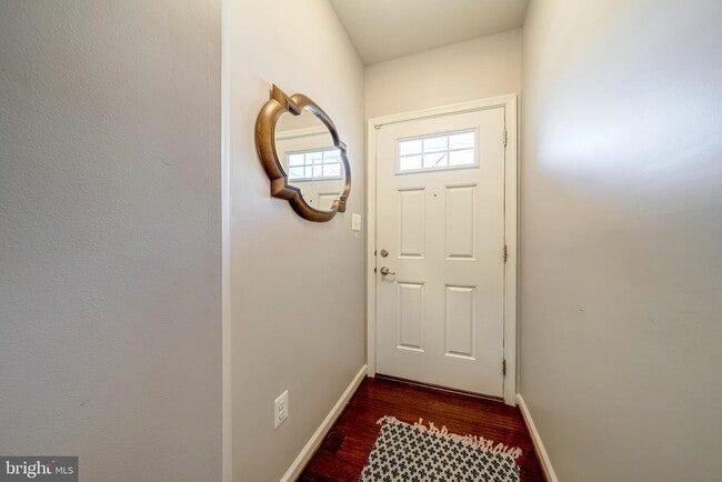 Building Photo - 25850 Clairmont Manor Square