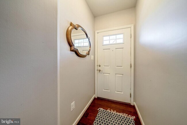 Foto del edificio - 25850 Clairmont Manor Square